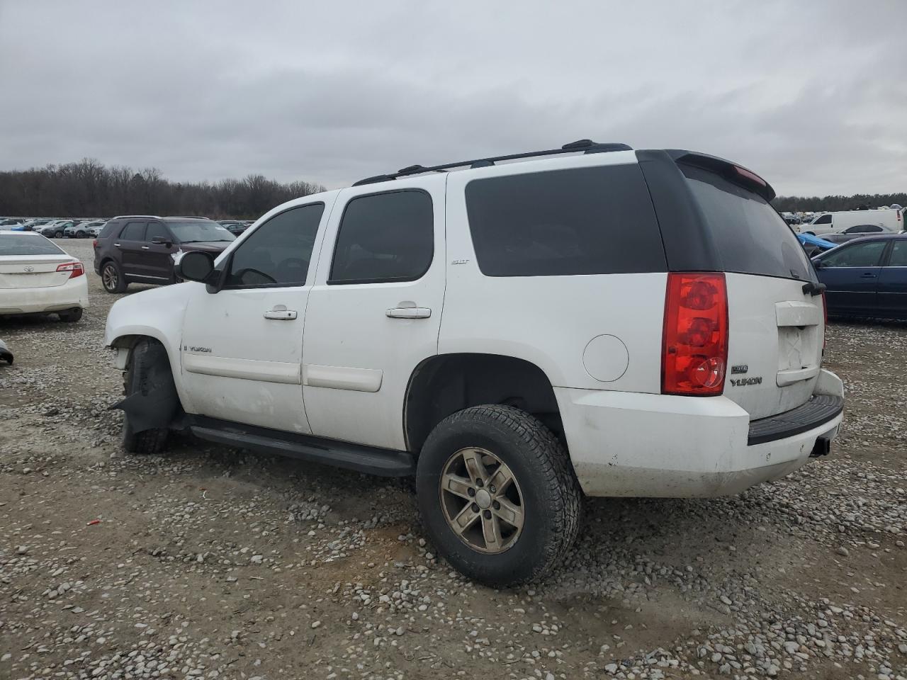 2009 GMC Yukon - Image 2
