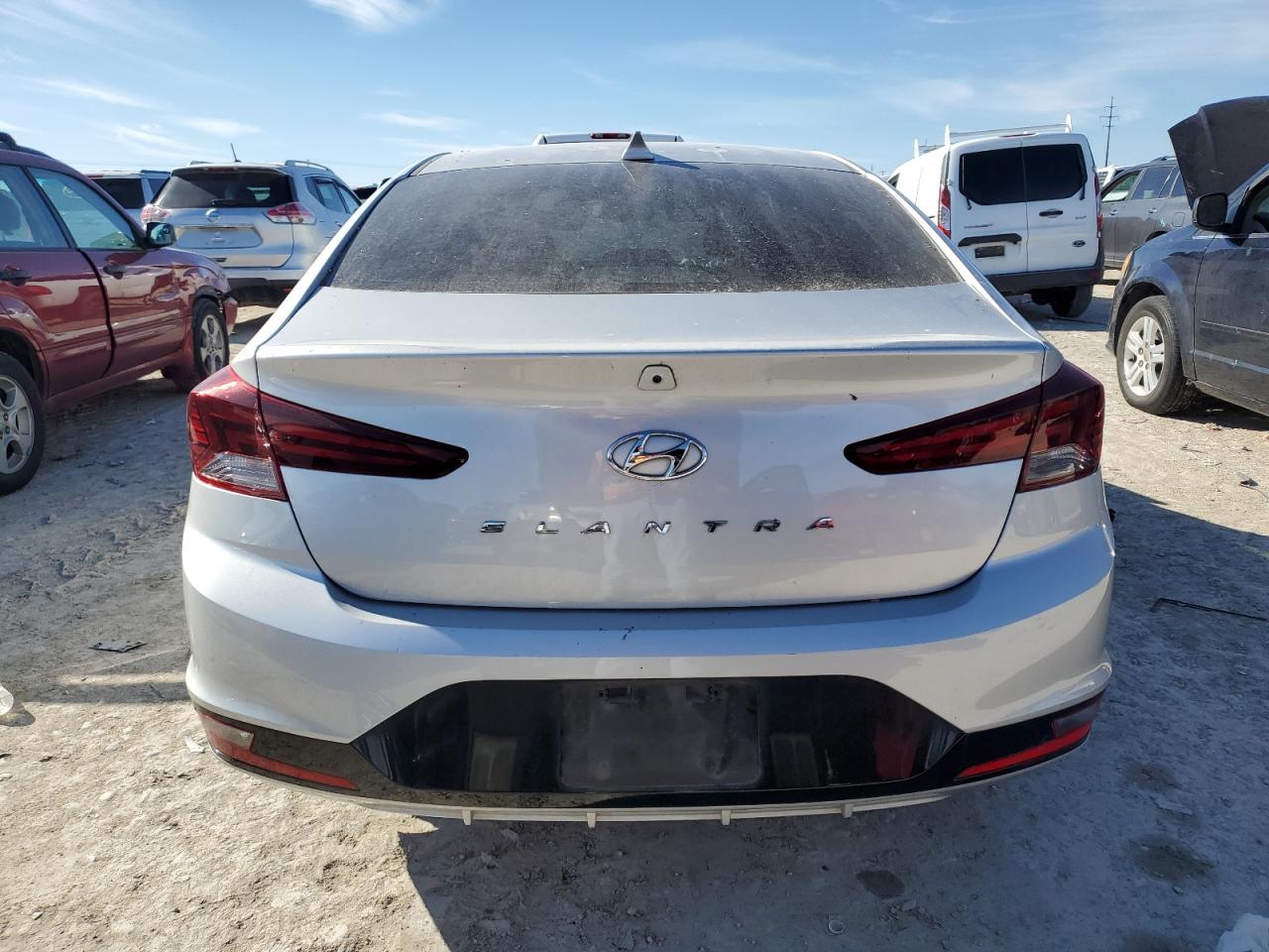 2019 Hyundai Elantra - Image 6
