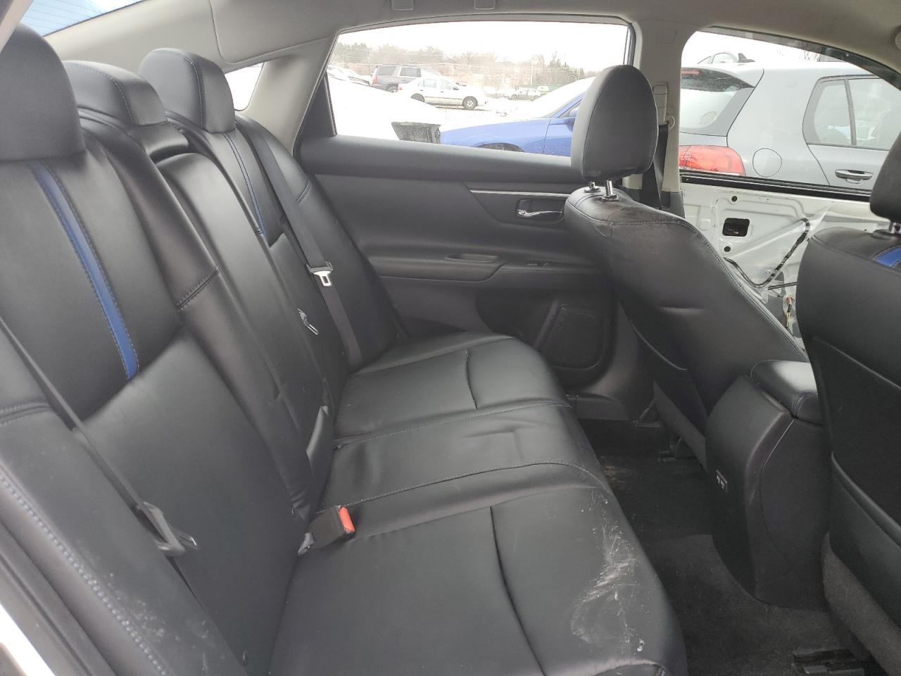 2018 Nissan Altima - Image 10