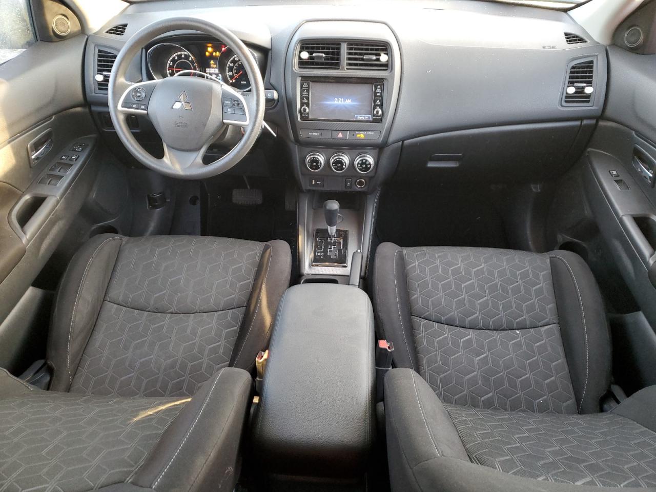 2021 Mitsubishi Outlander - Image 8