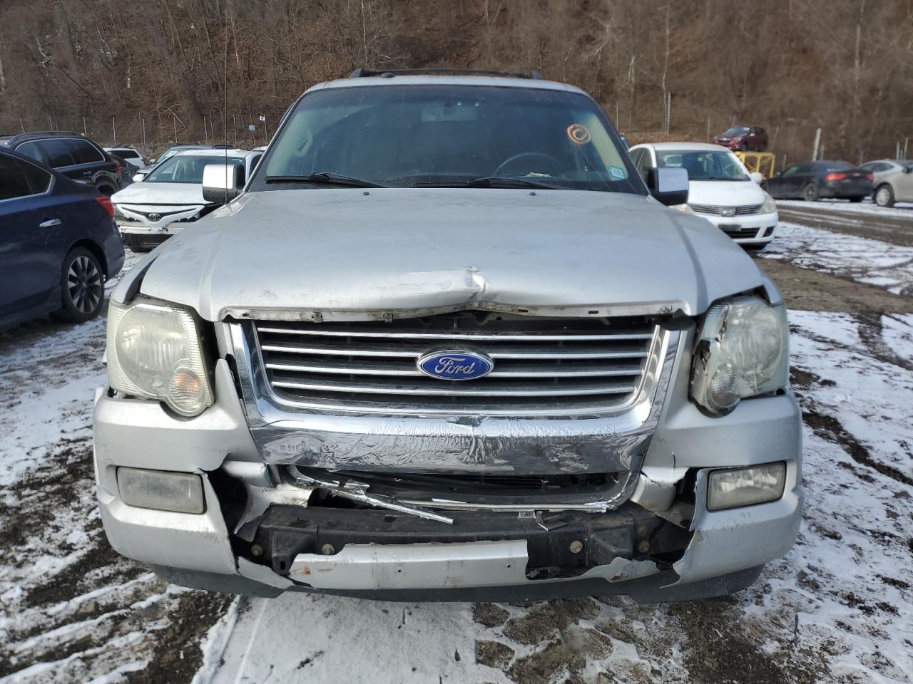 2010 Ford Explorer - Image 5