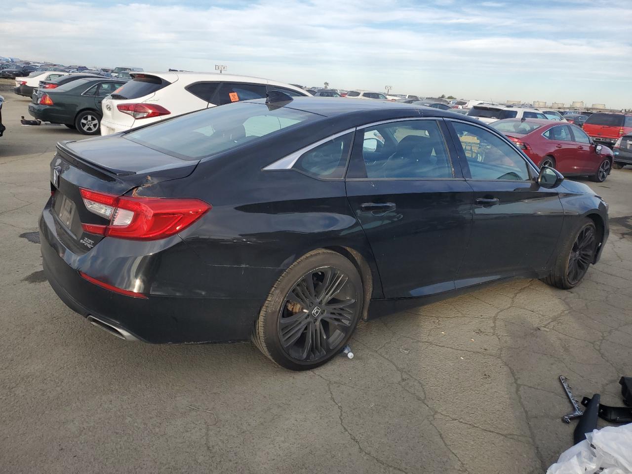 VIN 1HGCV2F30JA031791 2018 HONDA ACCORD no.3