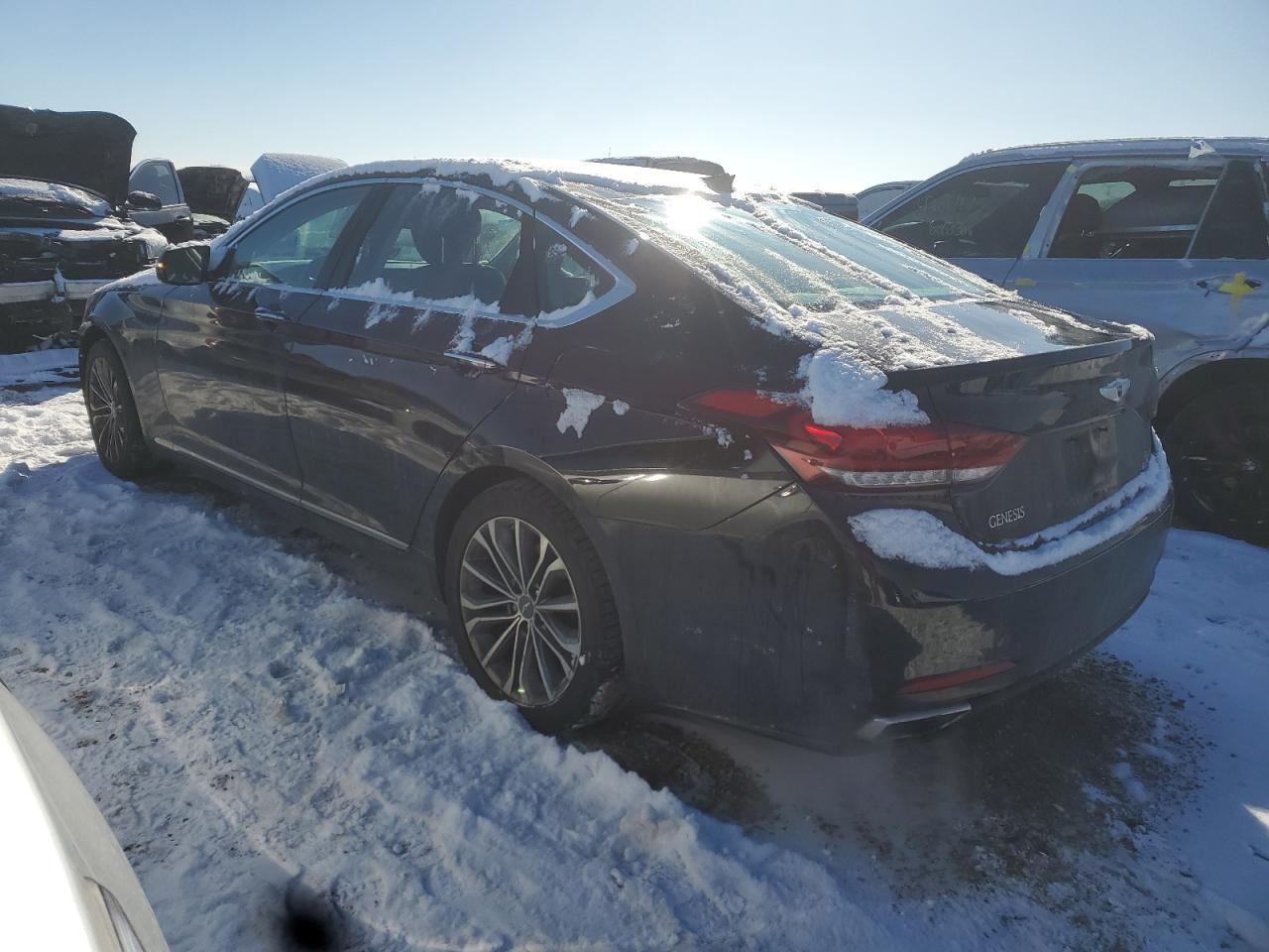 2015 Hyundai Genesis - Image 2