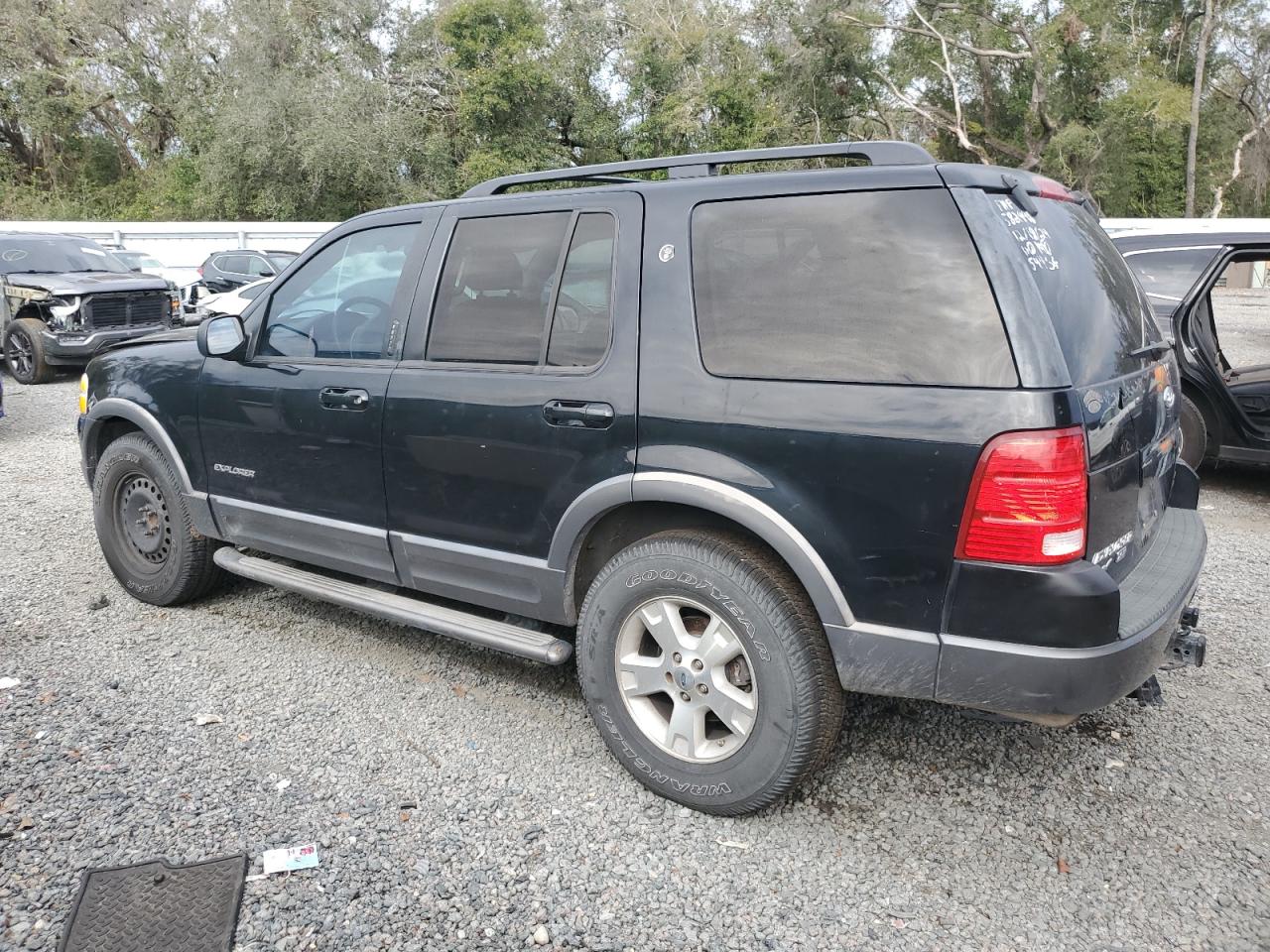 2004 Ford Explorer - Image 2