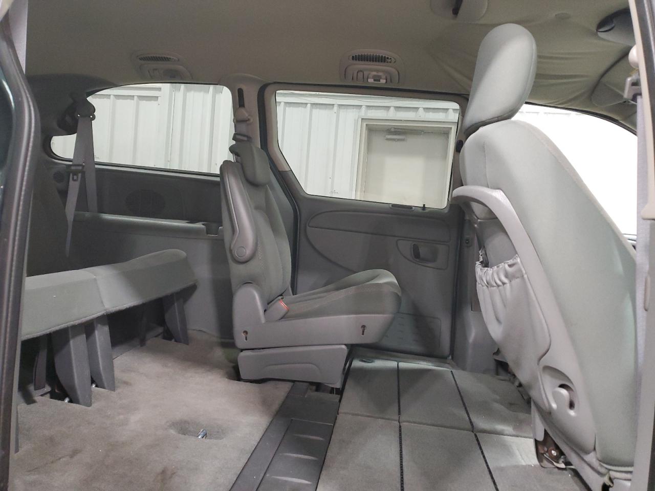 2007 Chrysler Town & Country - Image 12