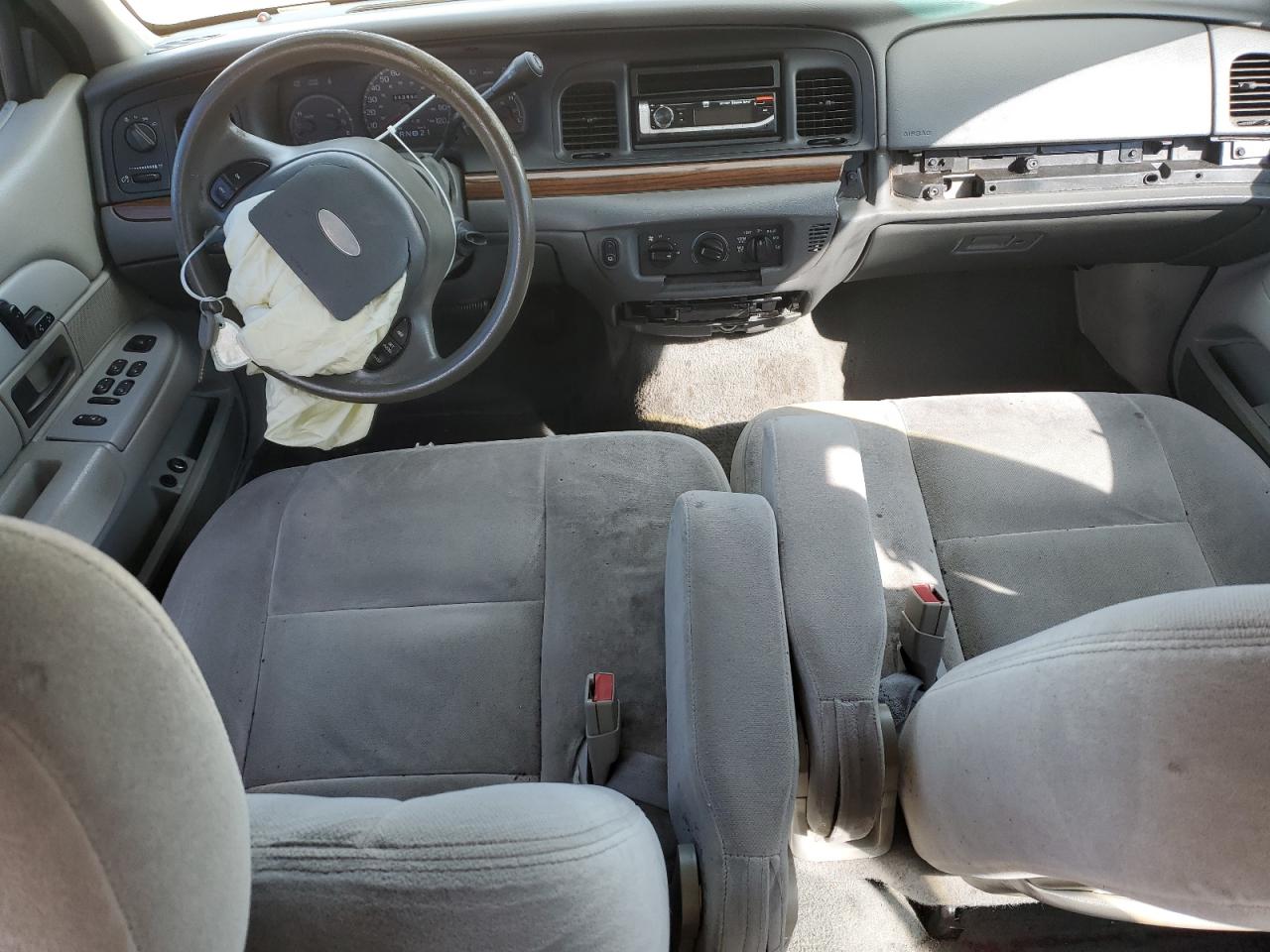 2003 Ford Crown Victoria - Image 8