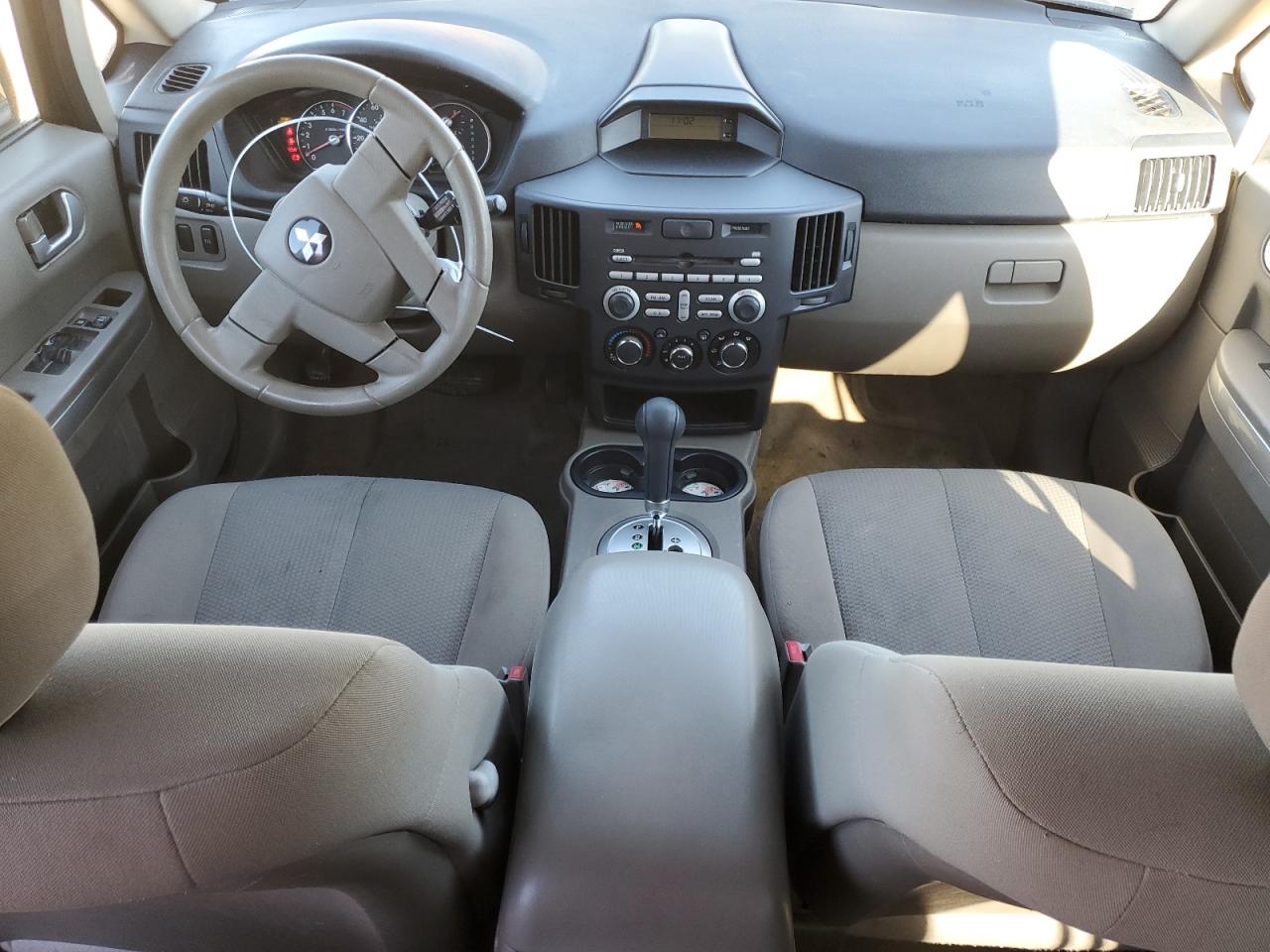 2007 Mitsubishi Endeavor - Image 8