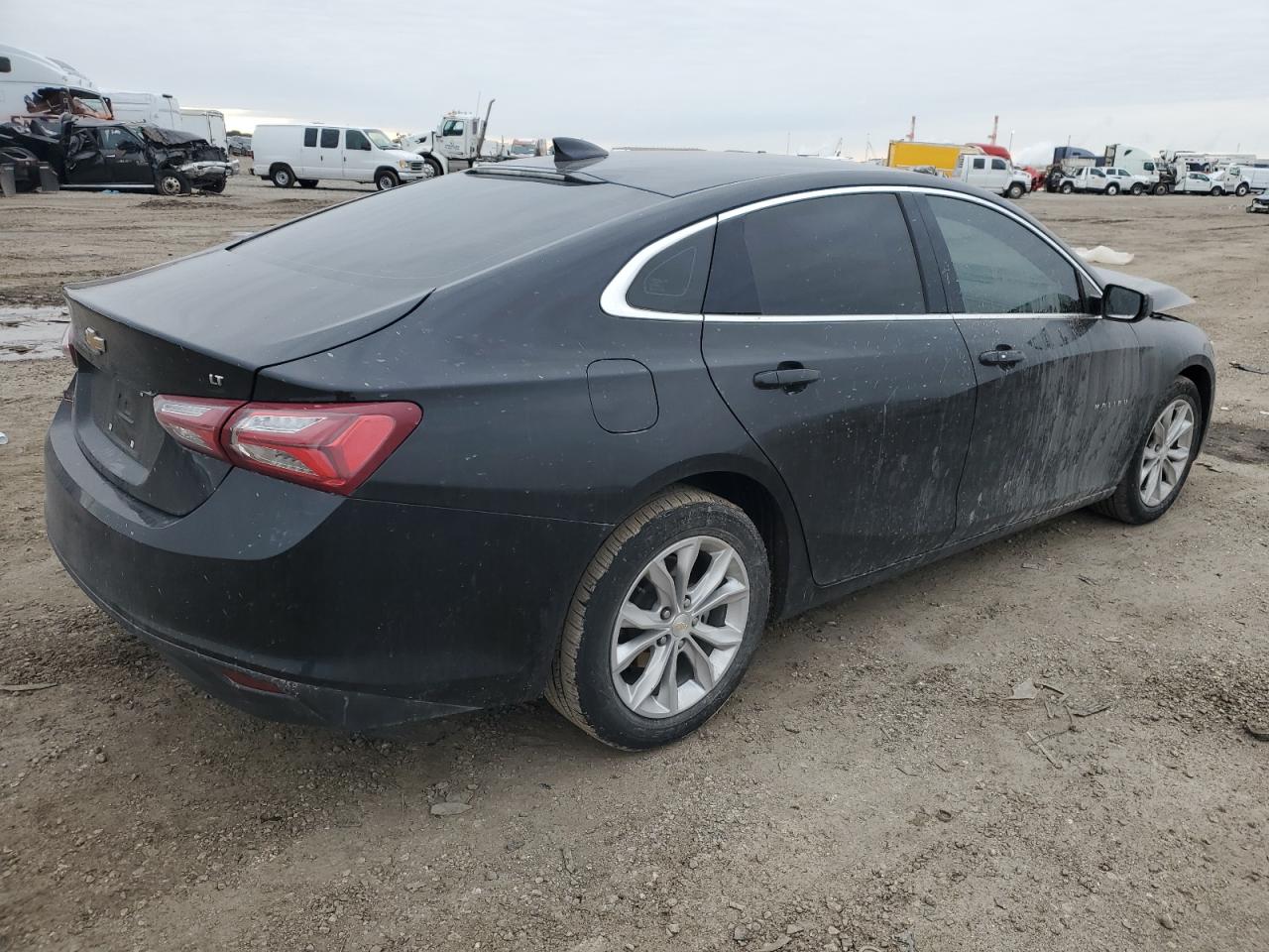 2022 Chevrolet Malibu - Image 3
