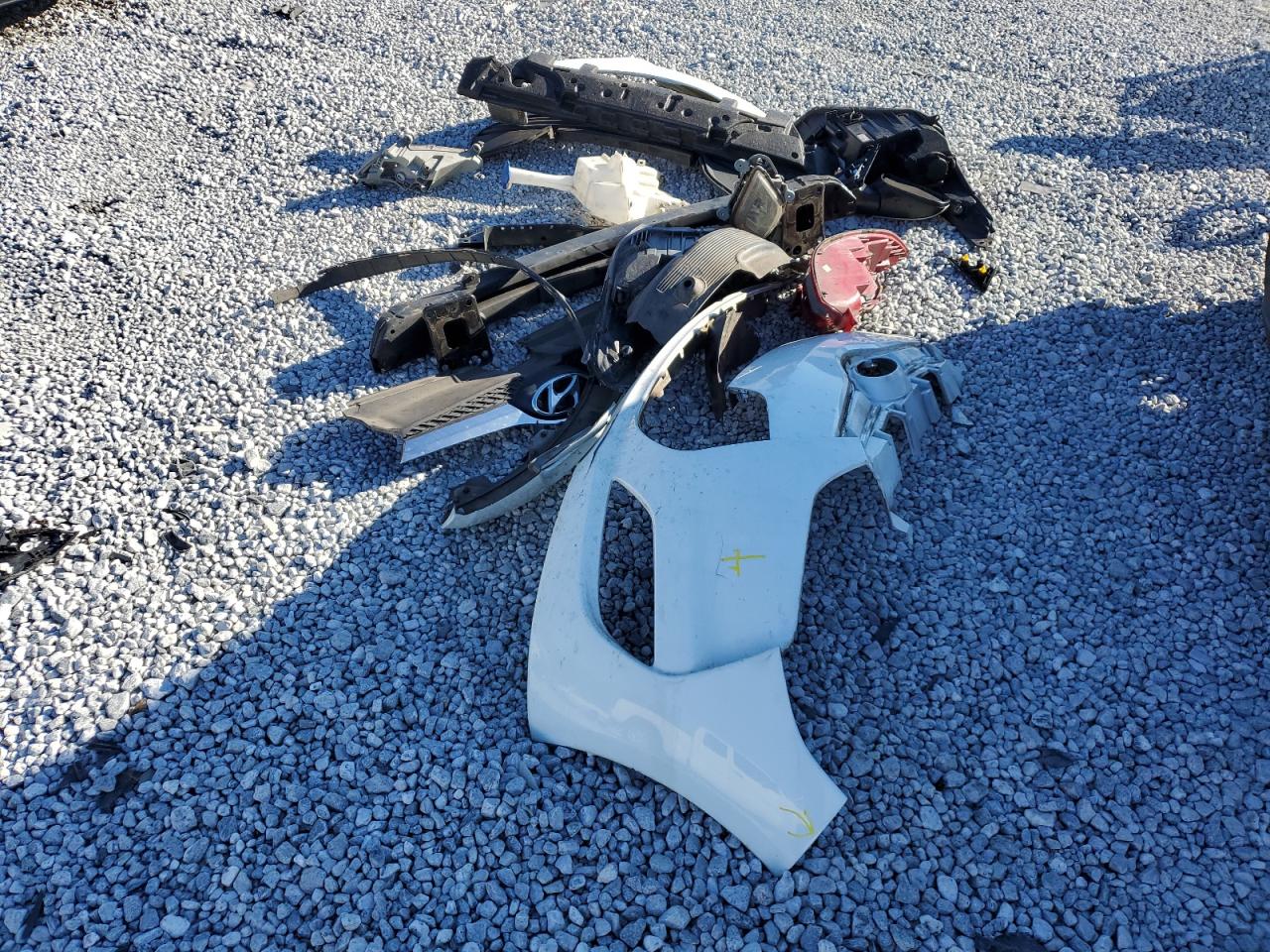 2015 Hyundai Veloster - Image 12