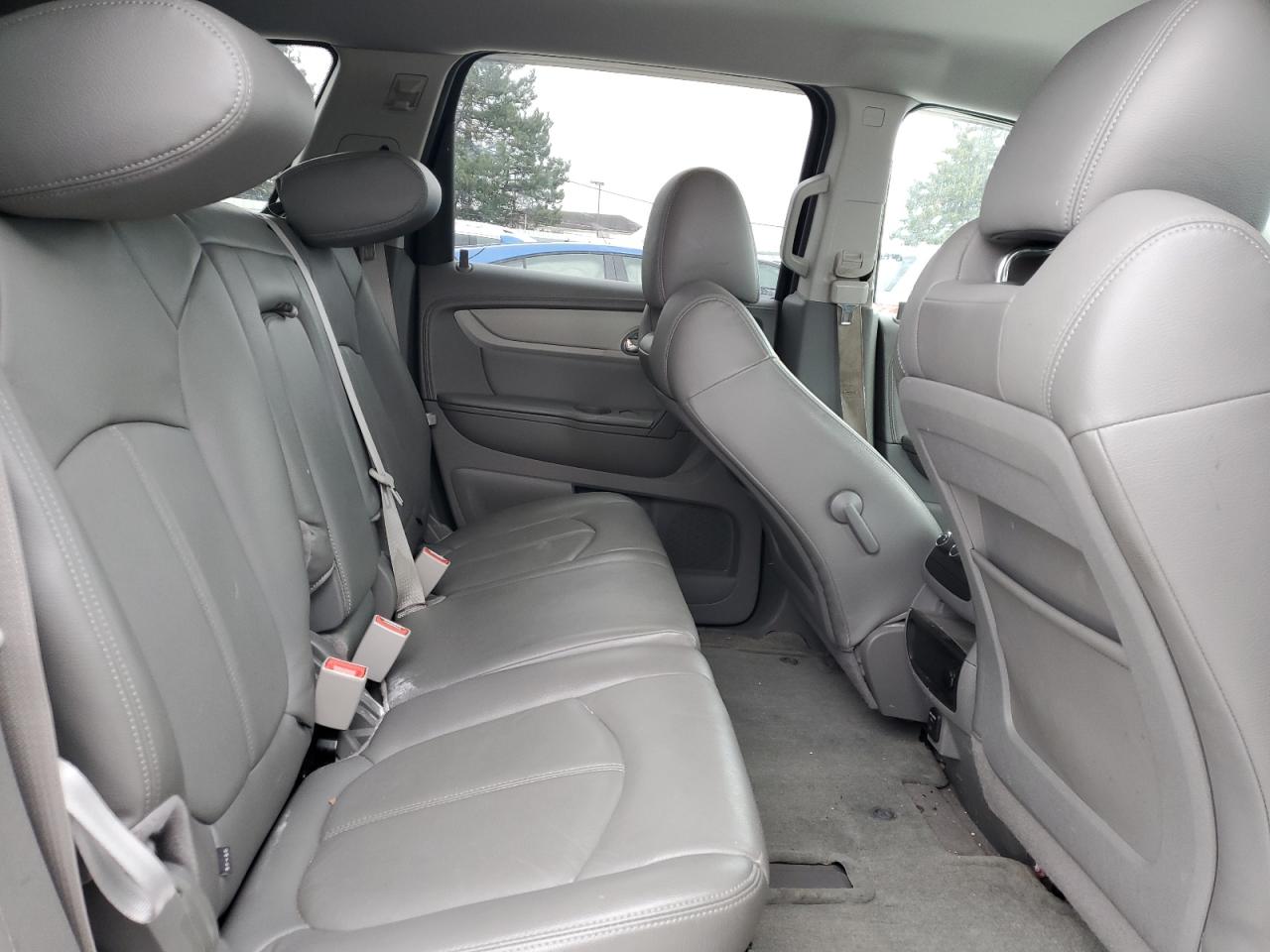 2014 Chevrolet Traverse - Image 11