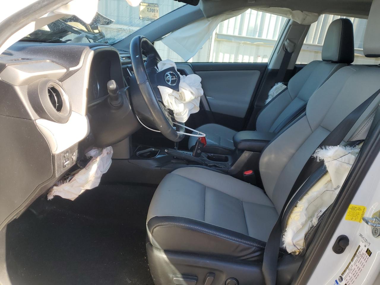 2017 Toyota RAV 4 - Image 7