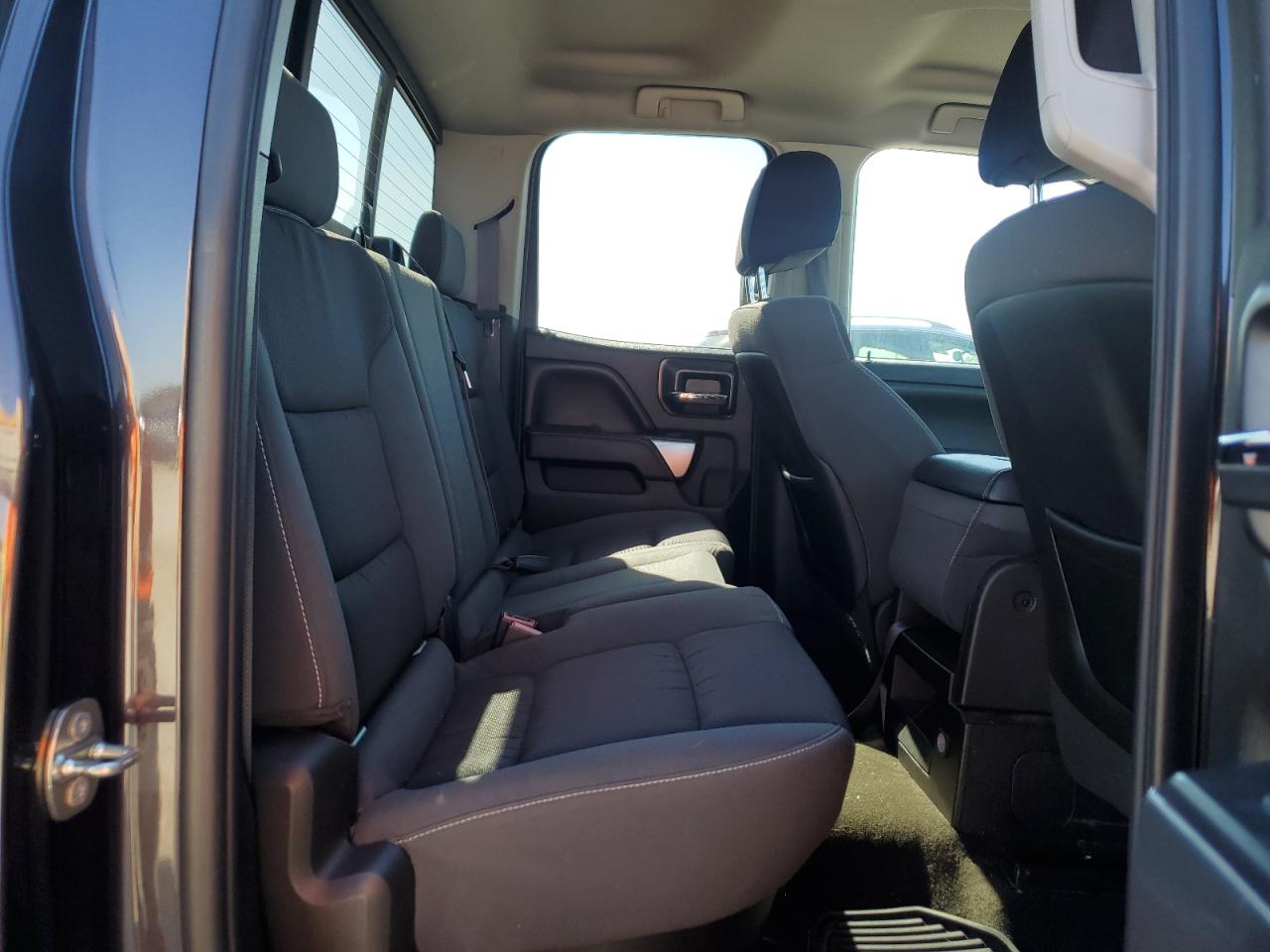 2015 Chevrolet Silverado - Image 10