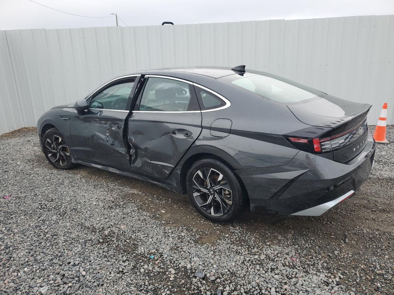 2024 Hyundai Sonata - Image 2