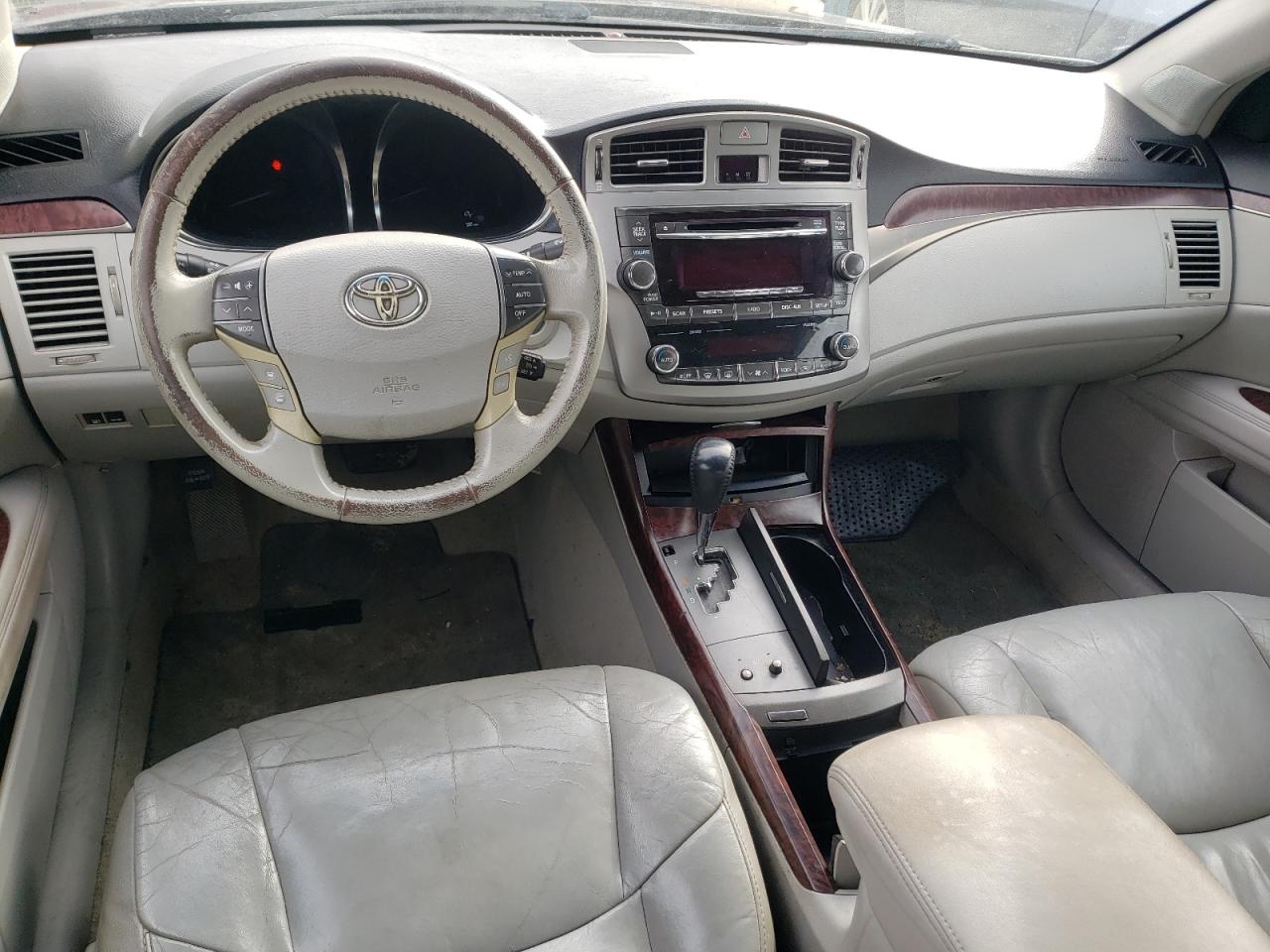 2011 Toyota Avalon - Image 8