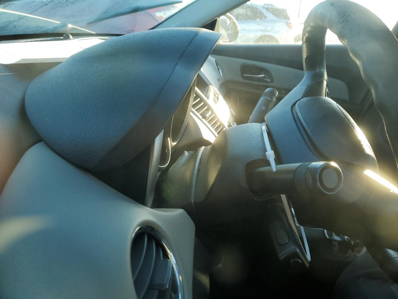 2015 Chevrolet Cruze - Image 9