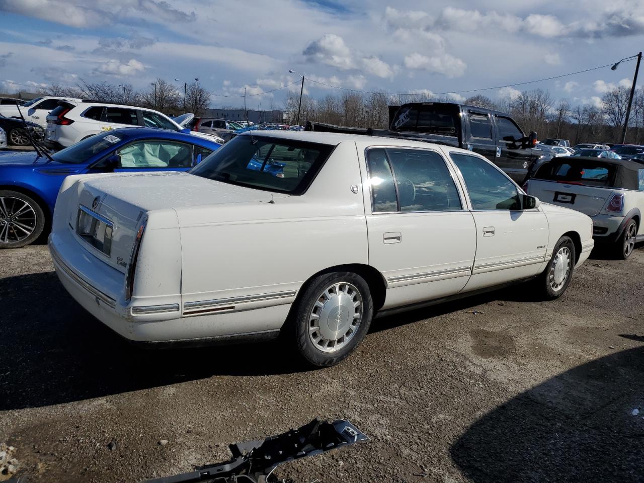 1998 Cadillac De Ville - Image 3