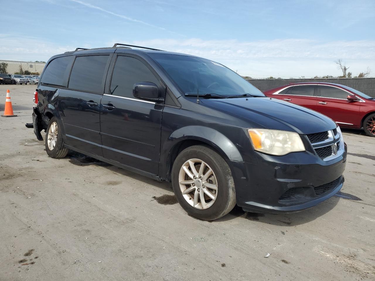 2014 Dodge Caravan - Image 4
