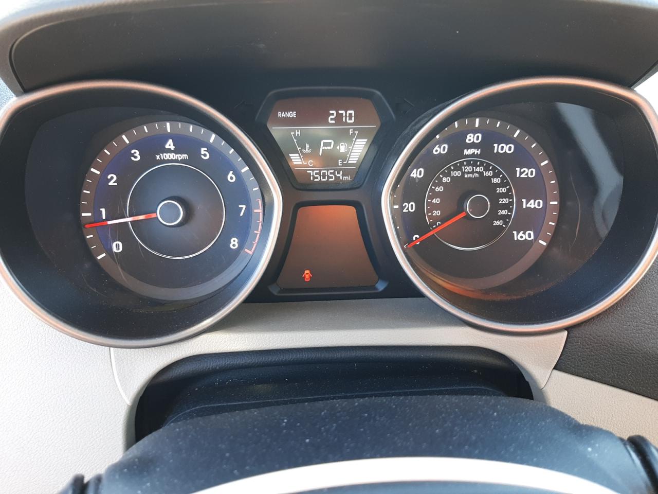 2016 Hyundai Elantra - Image 9