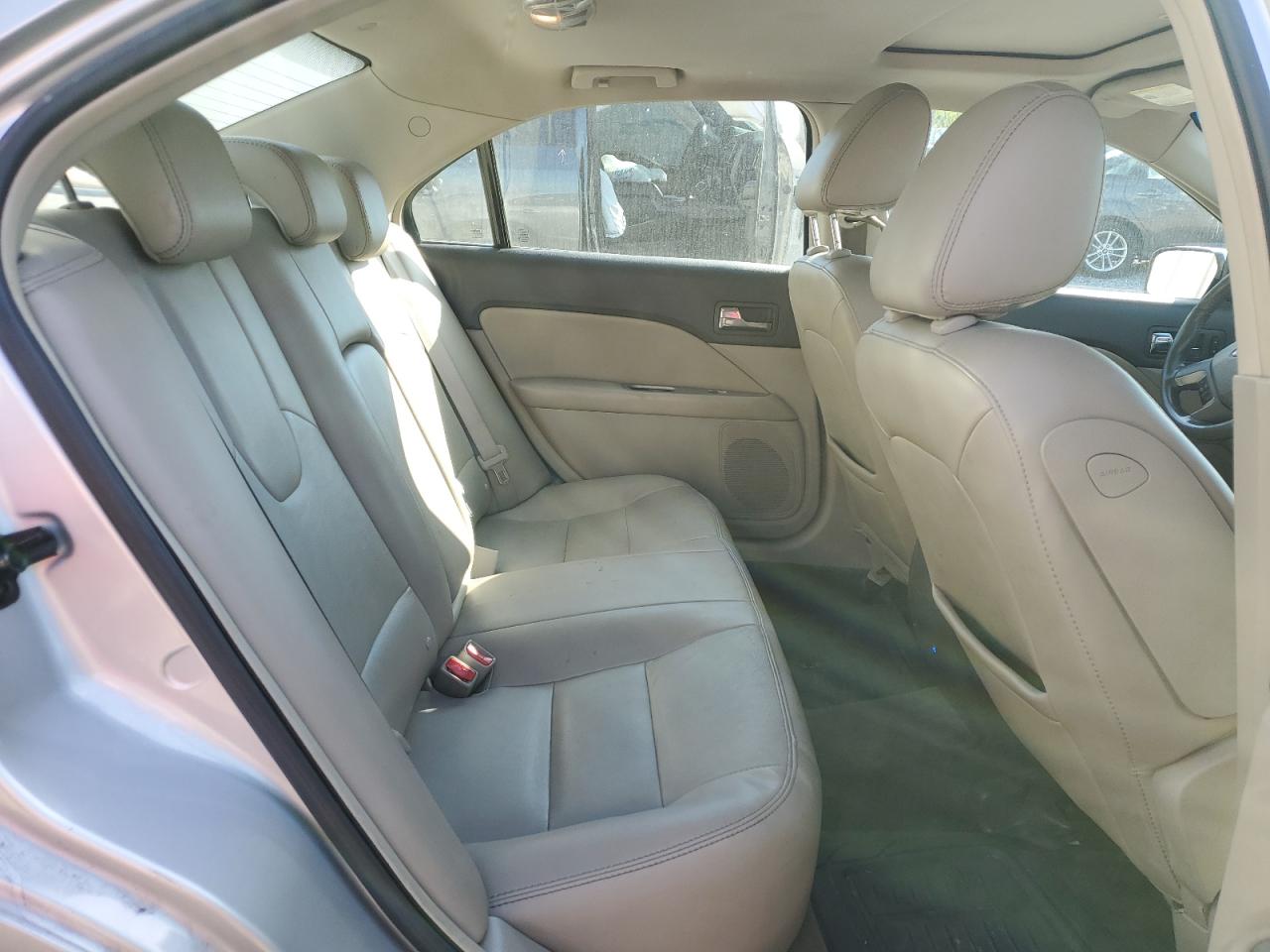 2010 Ford Fusion - Image 10