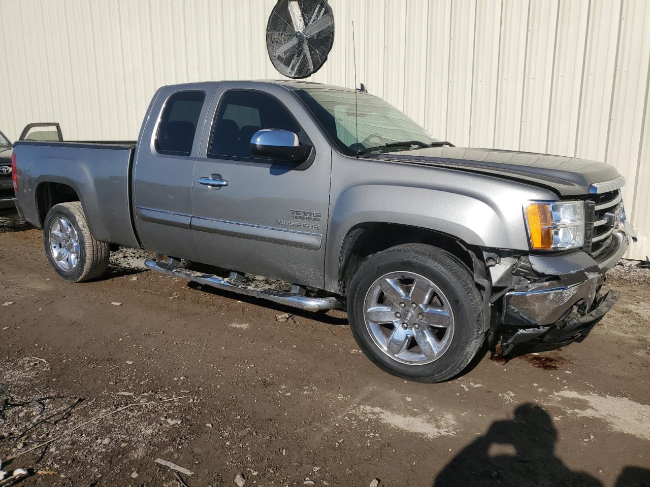 2013 GMC Sierra - Image 4