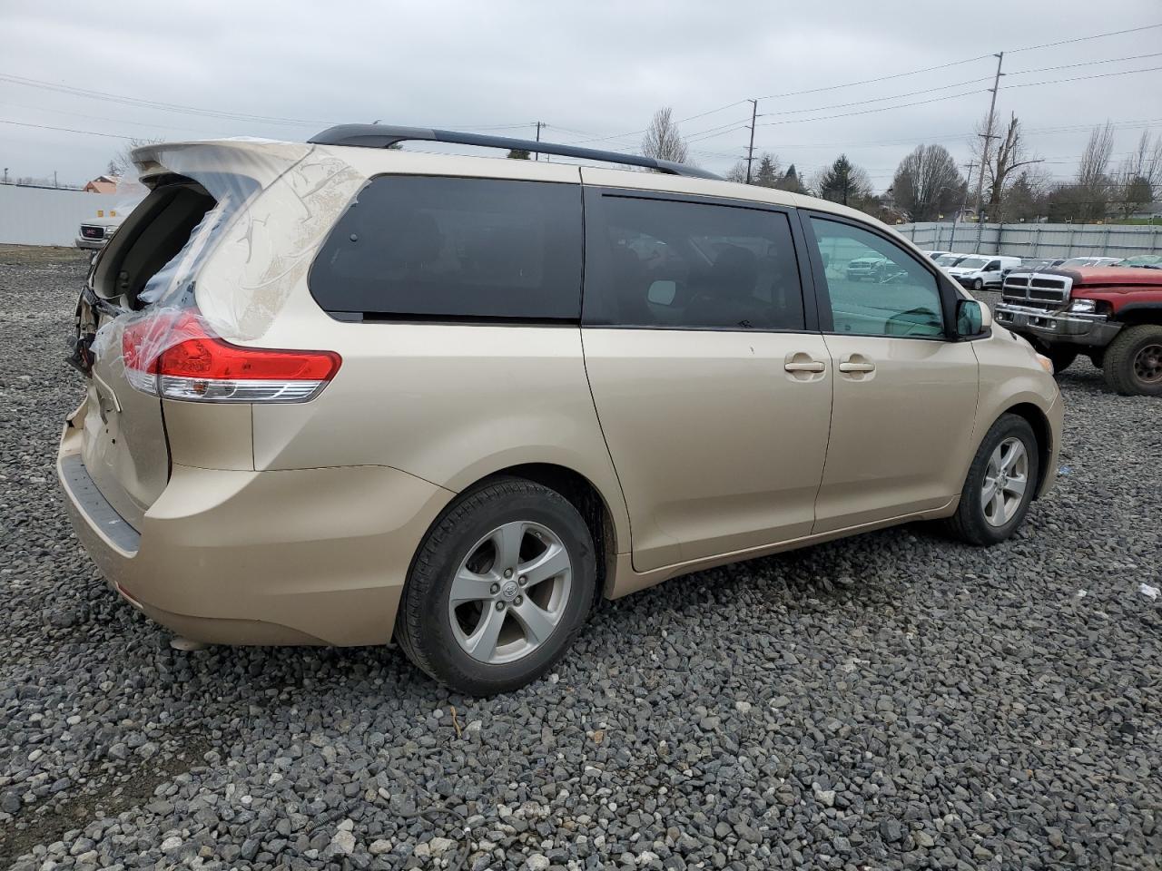 2013 Toyota Sienna - Image 3