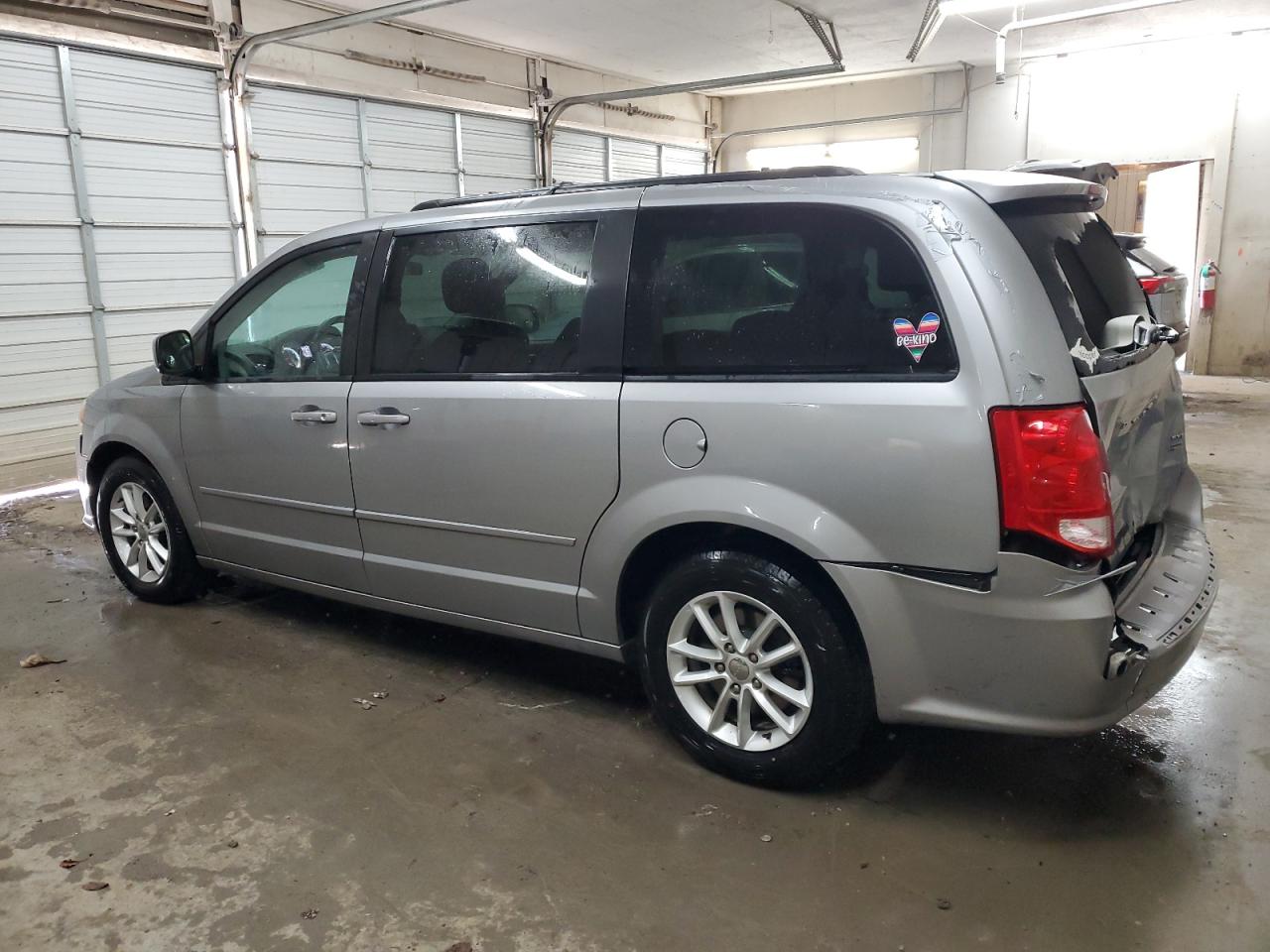 2016 Dodge Caravan - Image 2