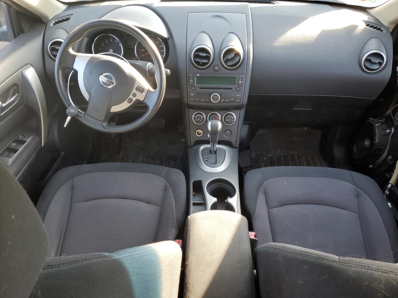 2010 Nissan Rogue - Image 8