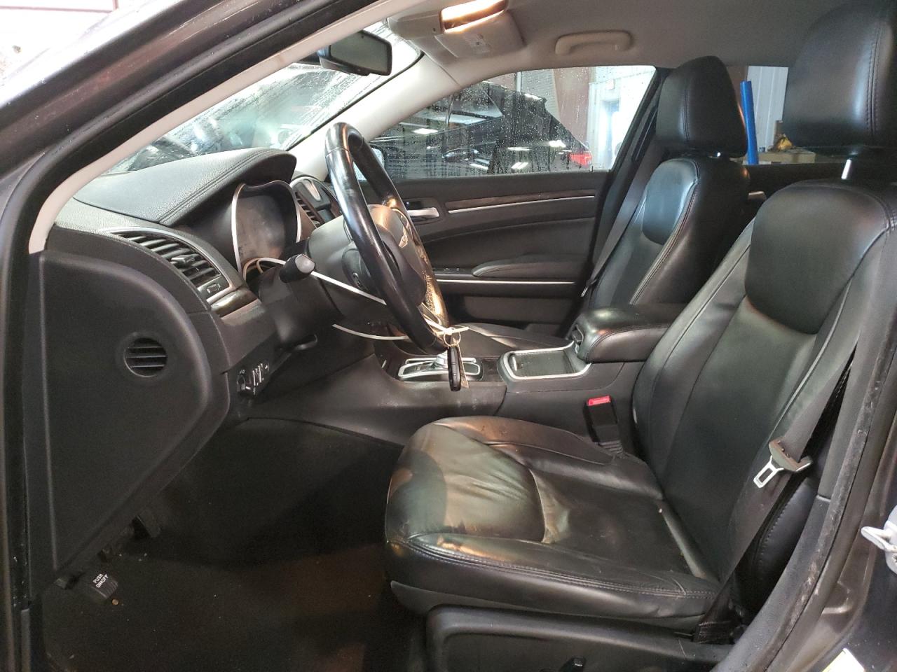 2015 Chrysler 300 - Image 7