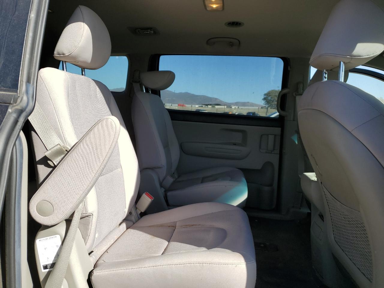 2021 Kia Sedona - Image 11