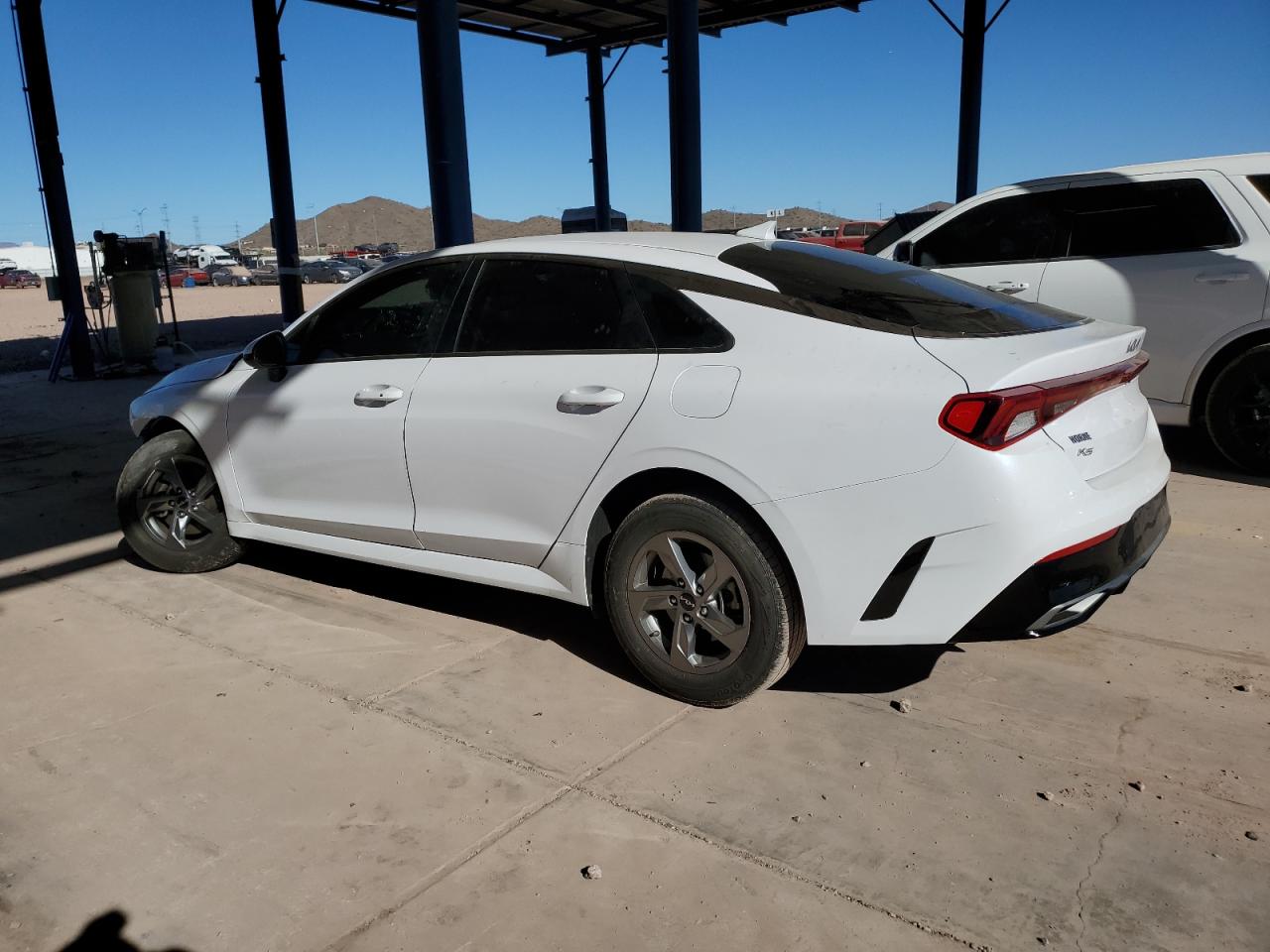 2022 Kia K5 - Image 2
