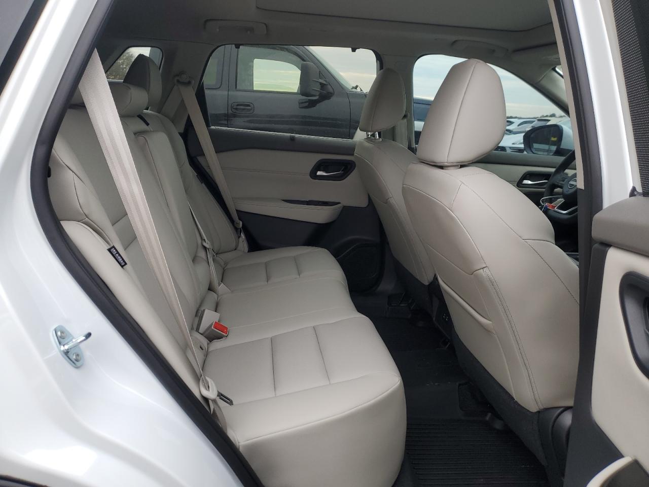 2024 Nissan Rogue - Image 11