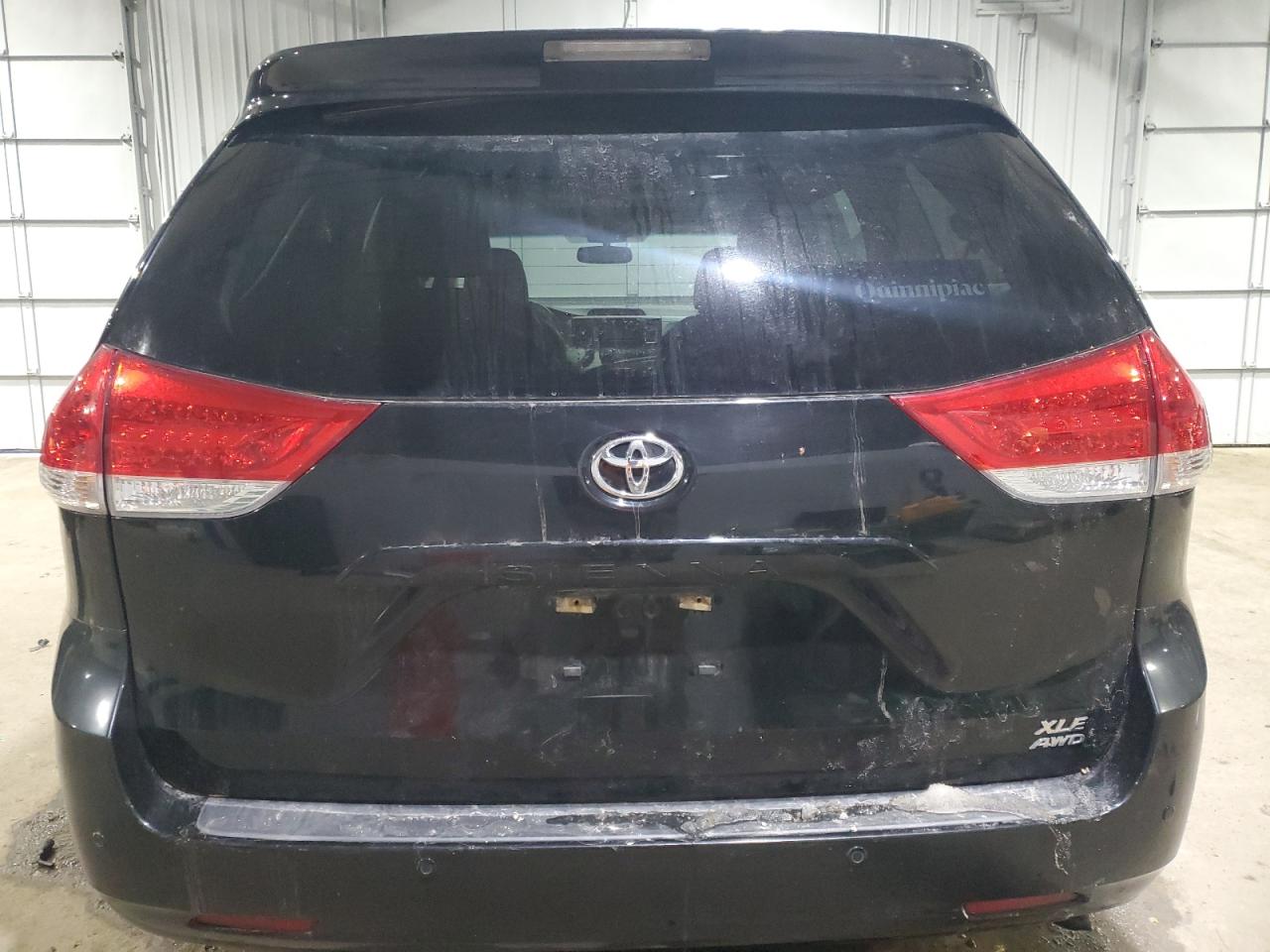 2013 Toyota Sienna - Image 6