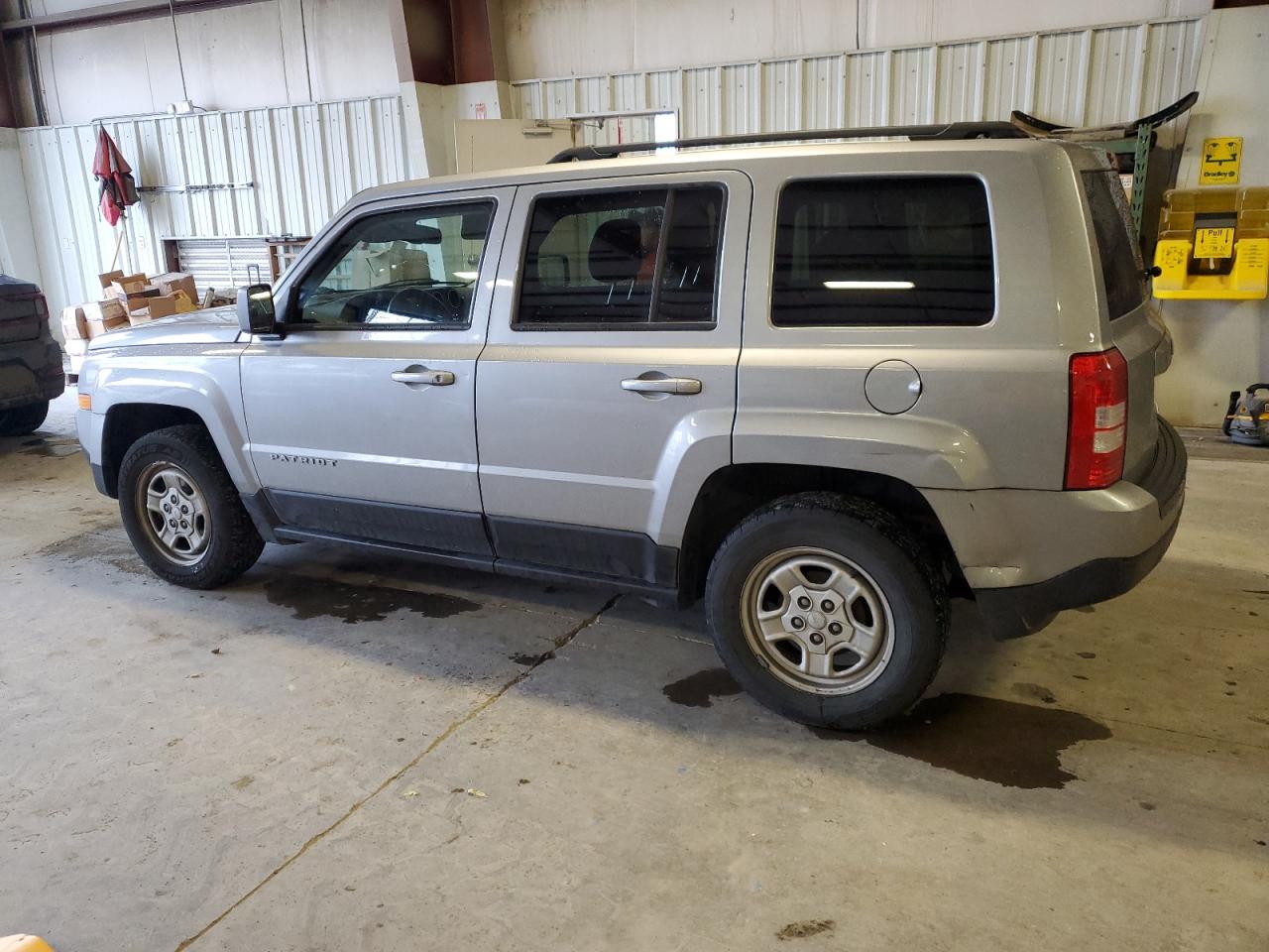 VIN 1C4NJPBA8GD814899 2016 JEEP PATRIOT no.2