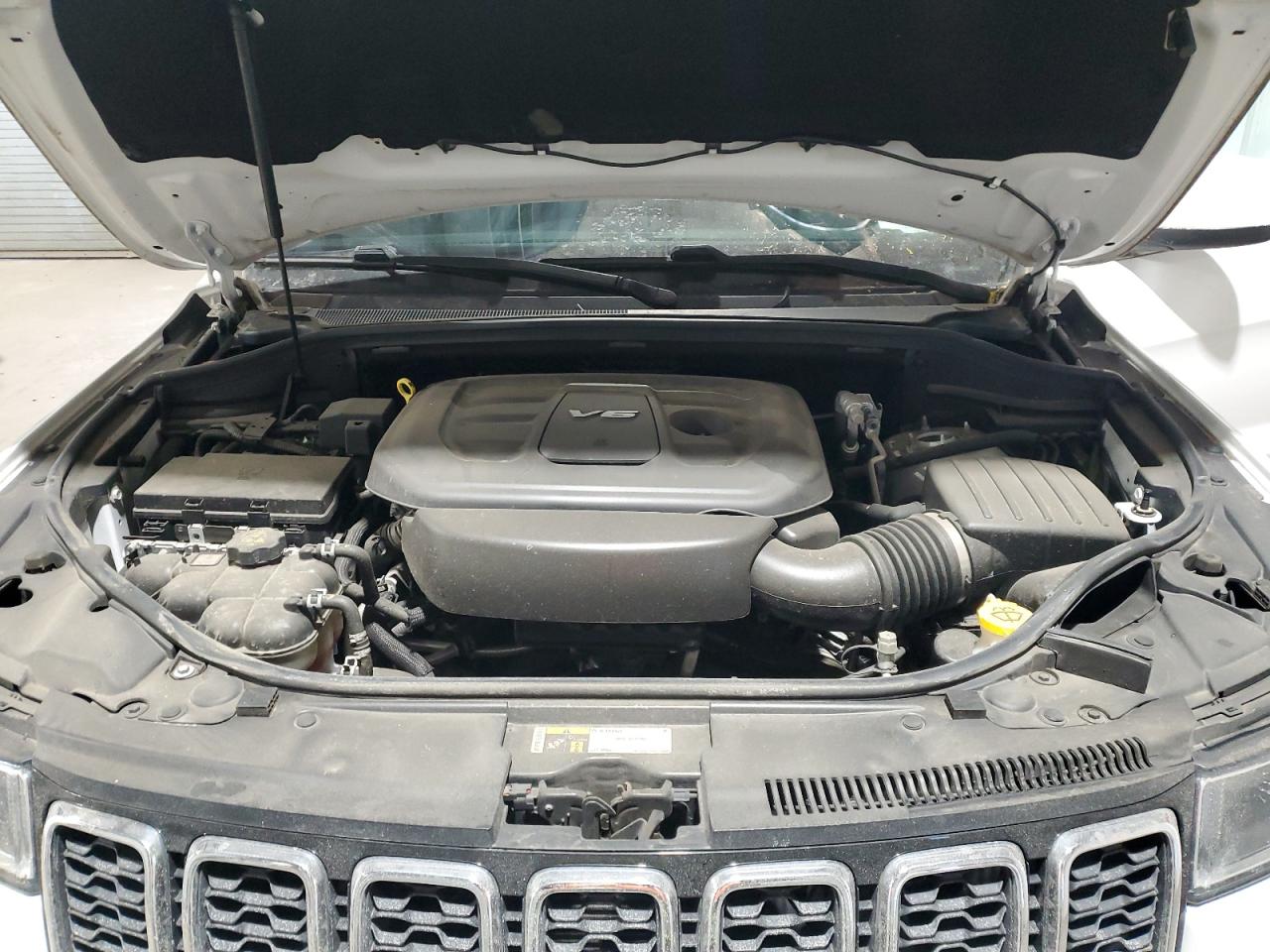 2018 Jeep Grand Cherokee - Image 12