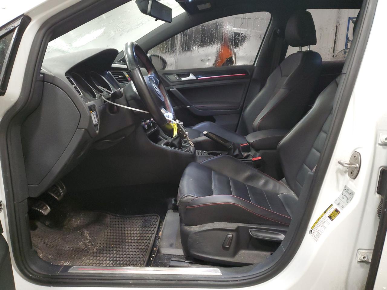2017 Volkswagen GTI - Image 7