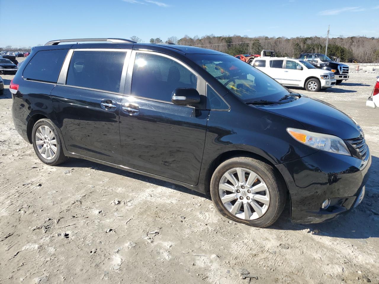 2014 Toyota Sienna - Image 4