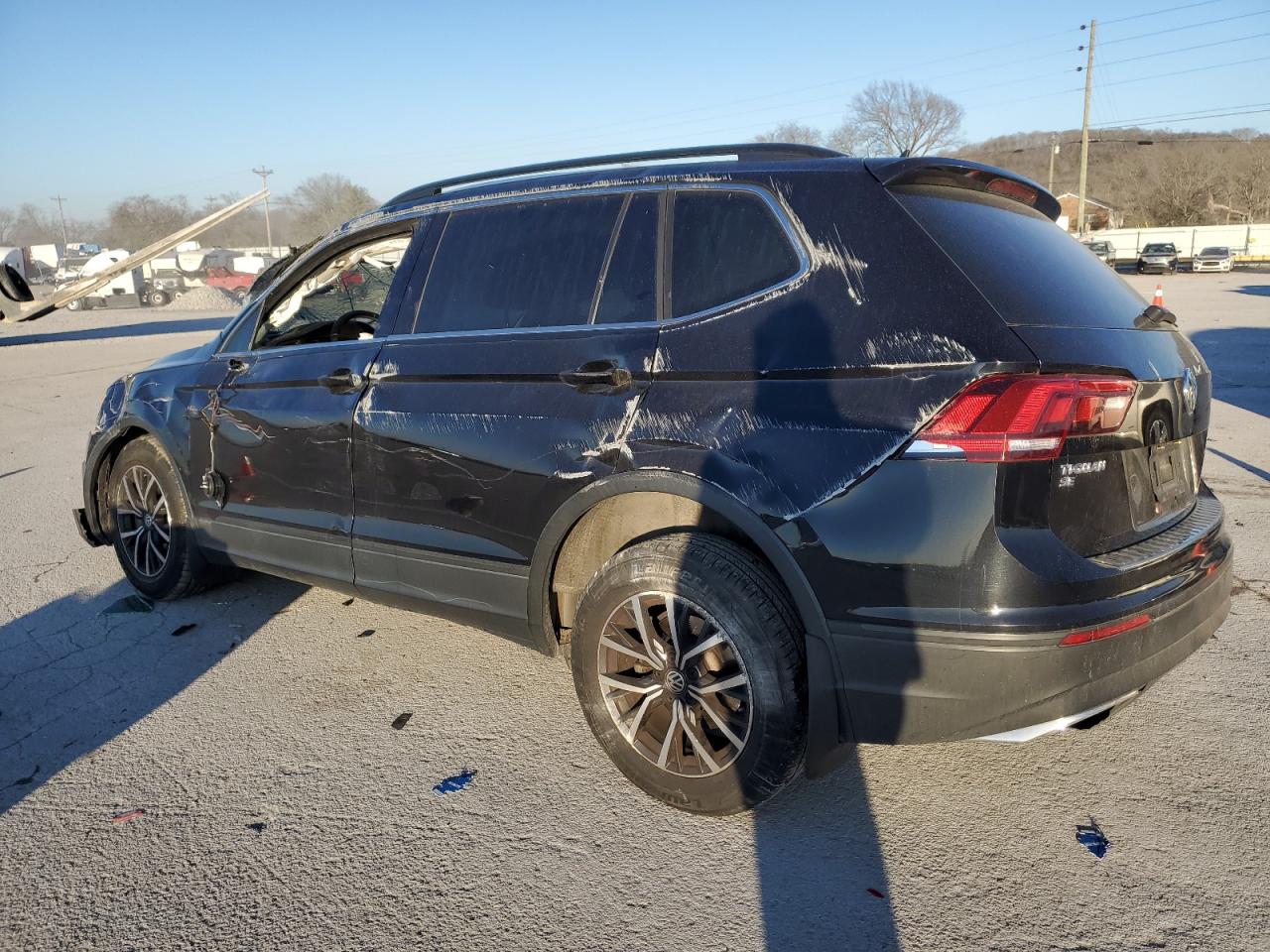 2019 Volkswagen Tiguan - Image 2