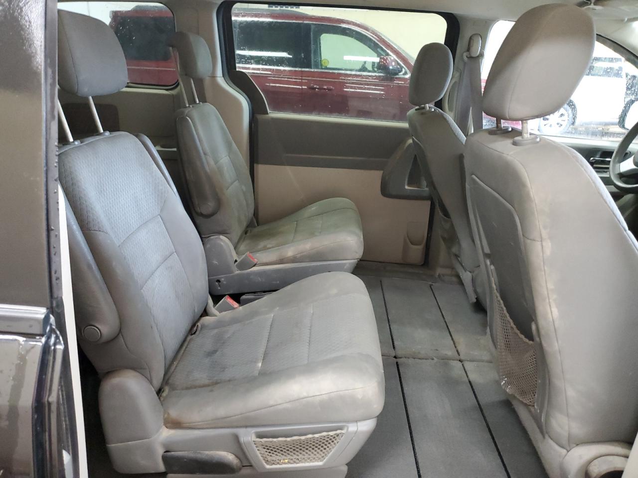 2010 Dodge Caravan - Image 11