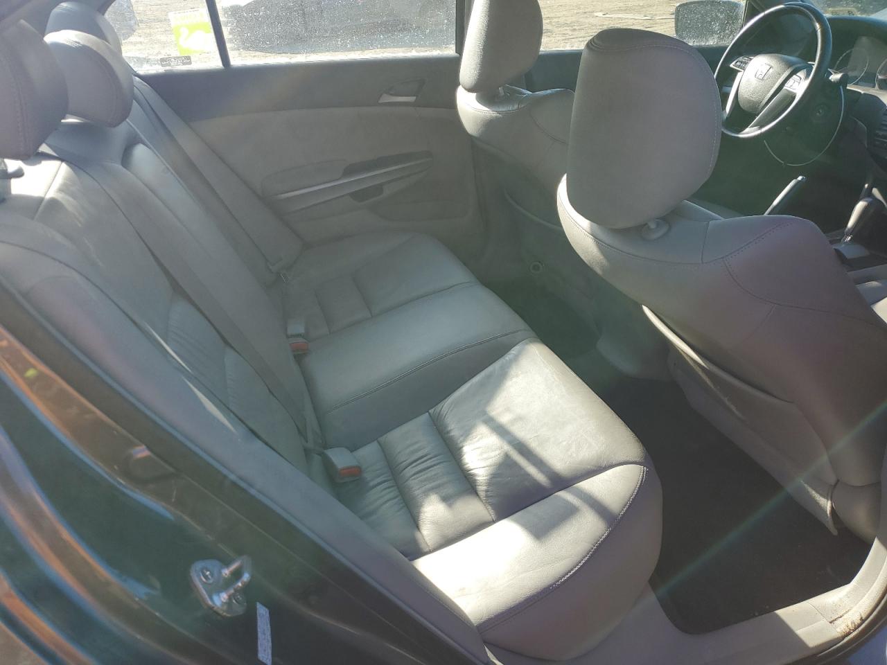 2009 Honda Accord - Image 10
