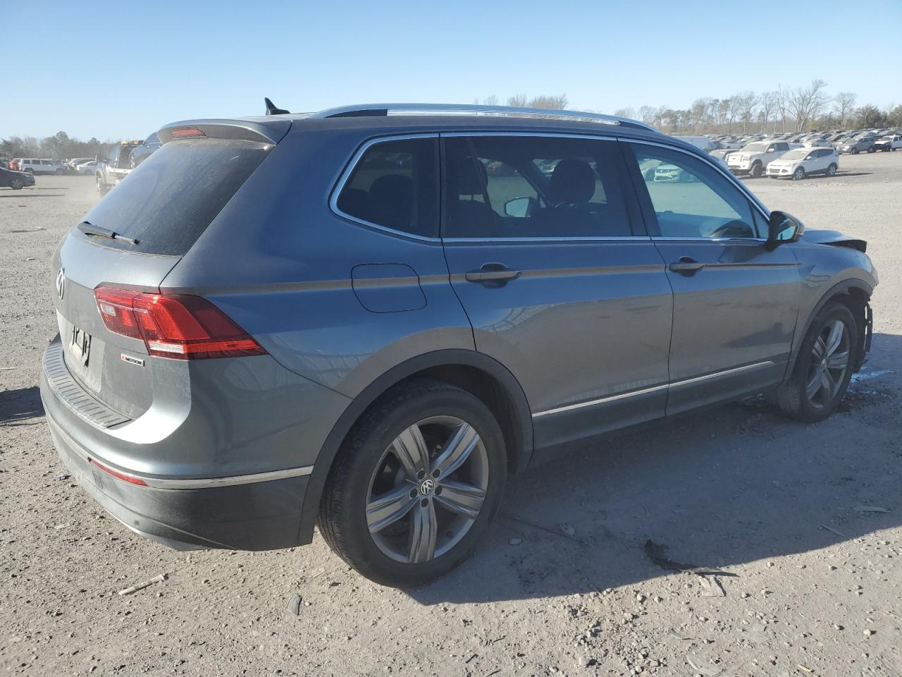 2019 Volkswagen Tiguan - Image 3