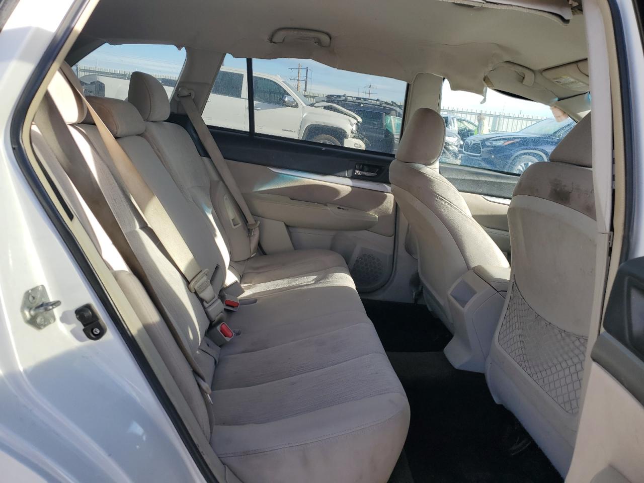 2014 Subaru Outback - Image 12