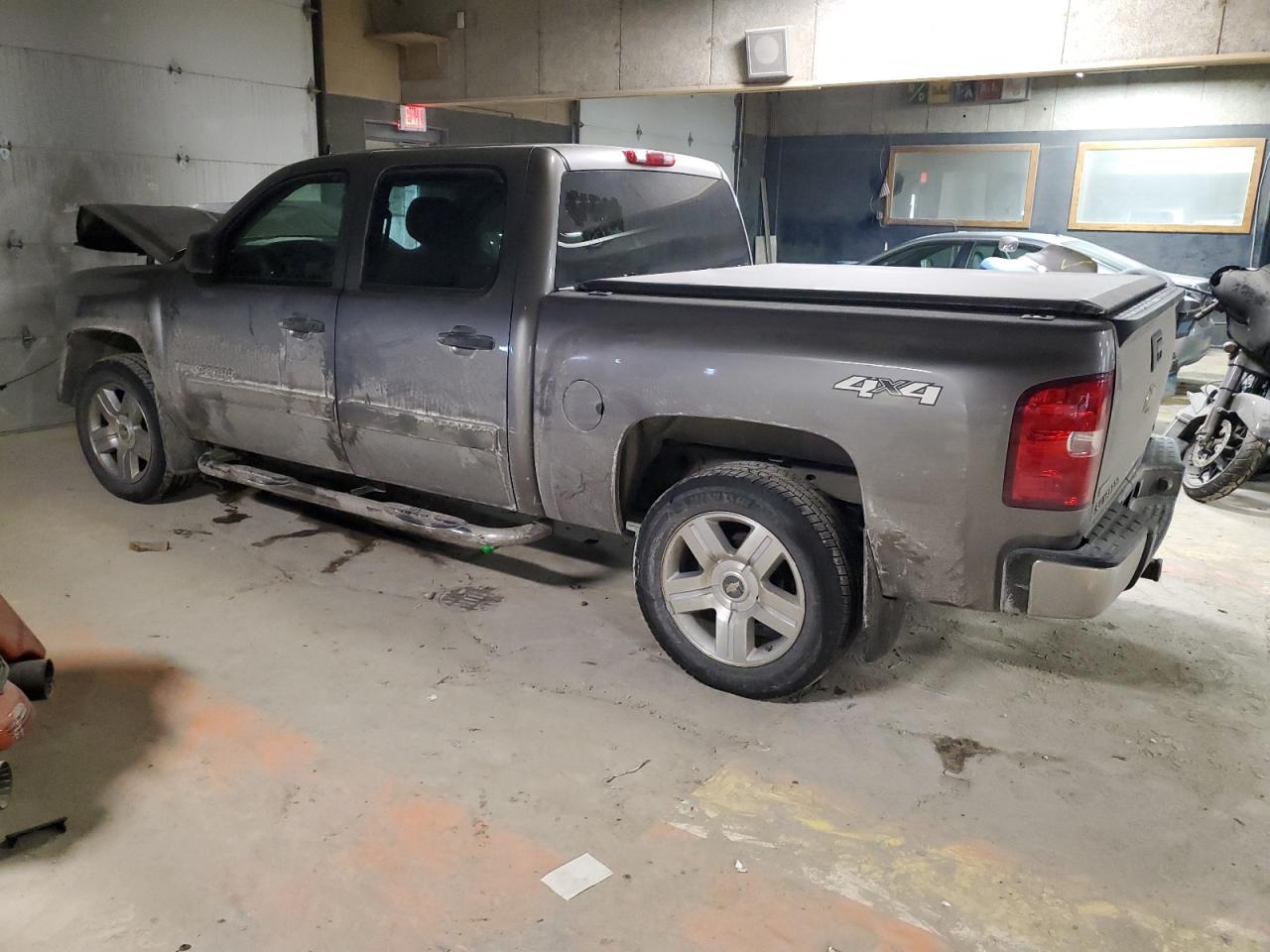 2008 Chevrolet Silverado - Image 2