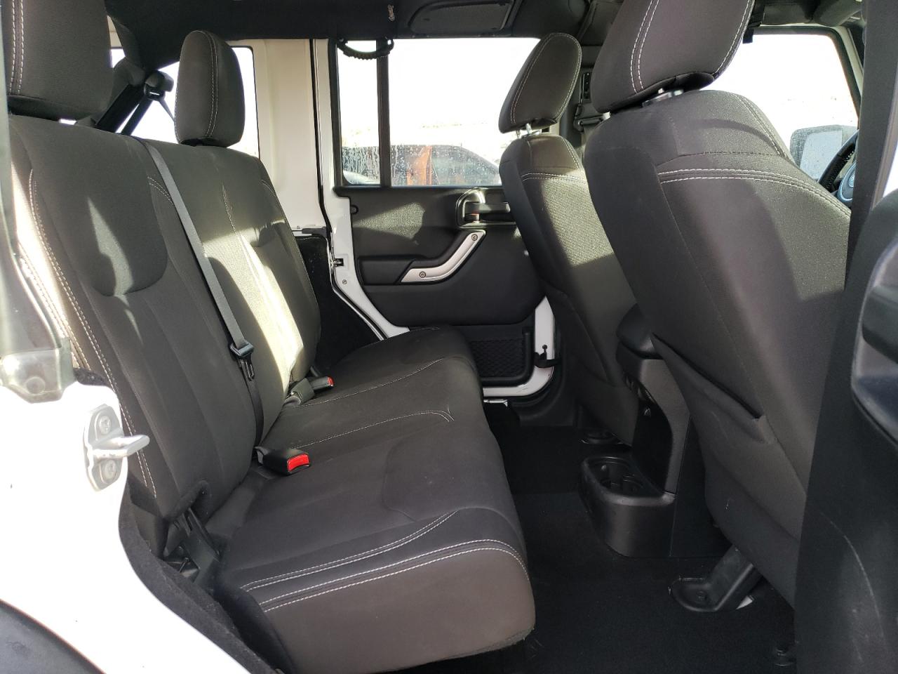 2015 Jeep Wrangler - Image 11