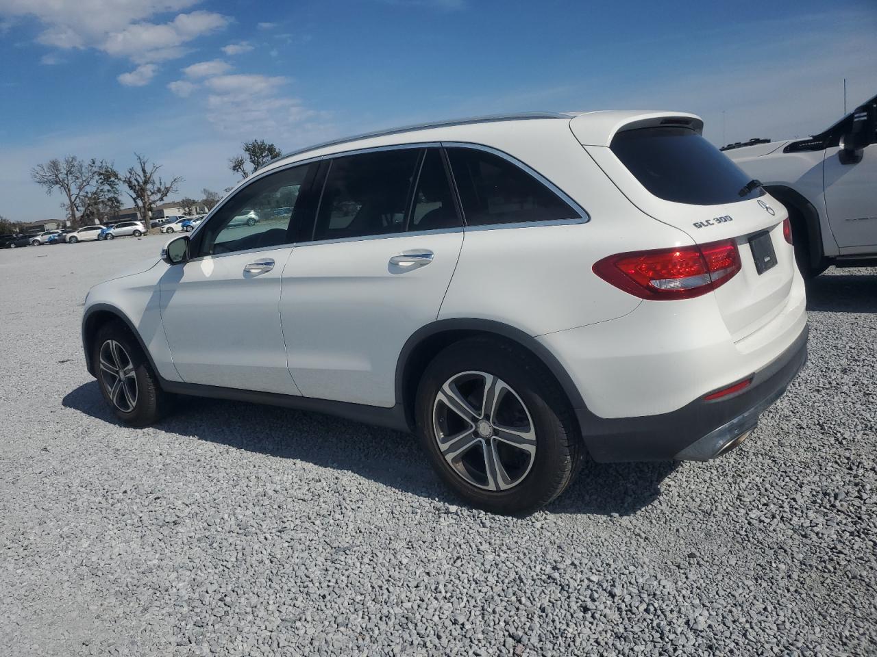 2016 Mercedes-Benz GLC - Image 2