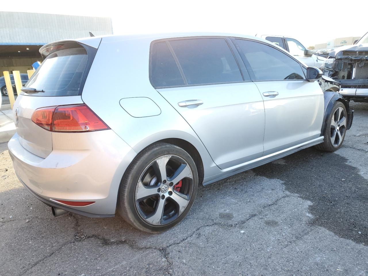 2016 Volkswagen GTI - Image 3