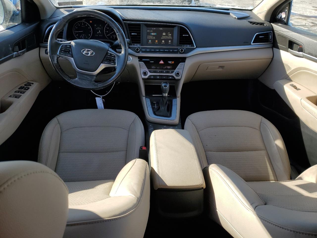 2017 Hyundai Elantra - Image 8