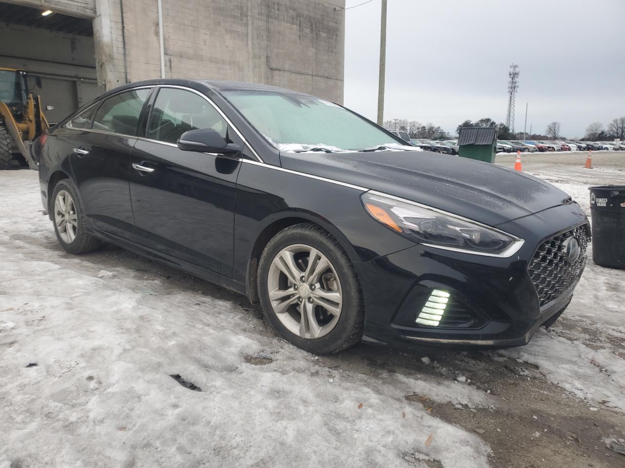 2018 Hyundai Sonata - Image 4