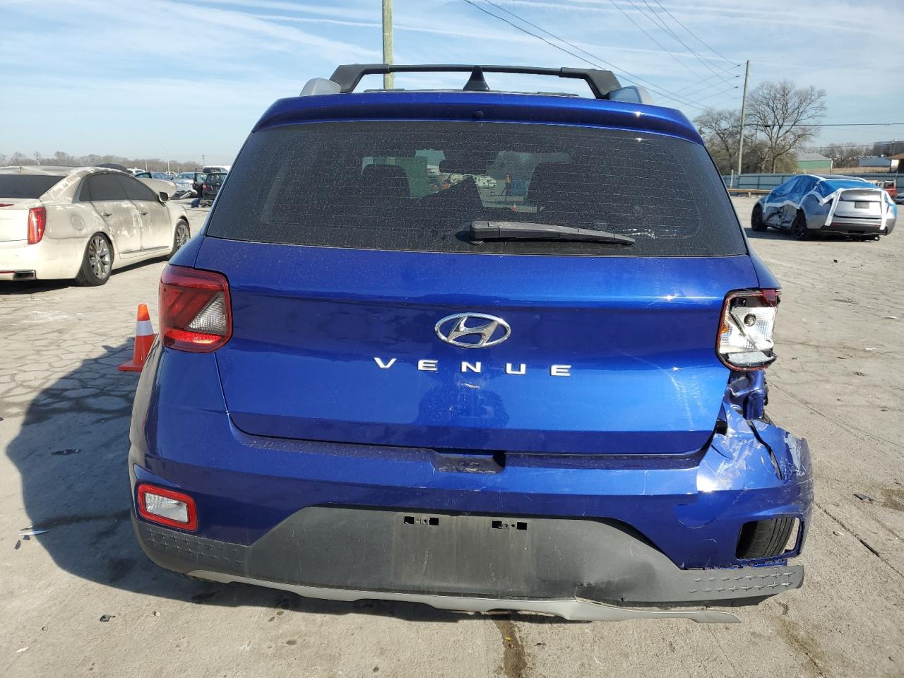 2022 Hyundai Venue - Image 6