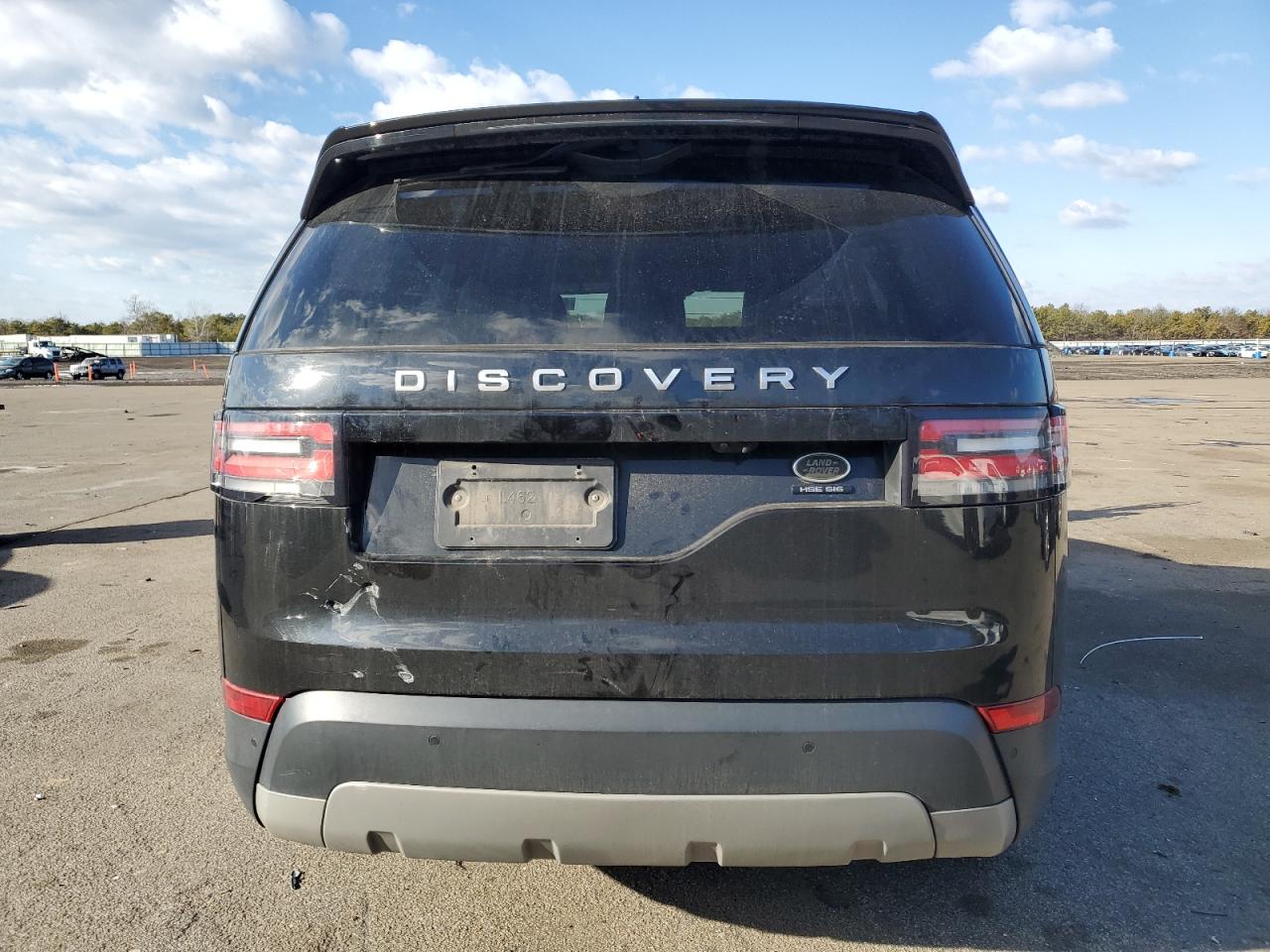 2017 Land Rover Discovery - Image 6