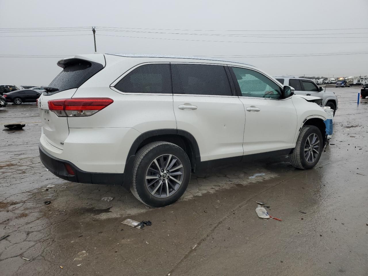 2019 Toyota Highlander - Image 3